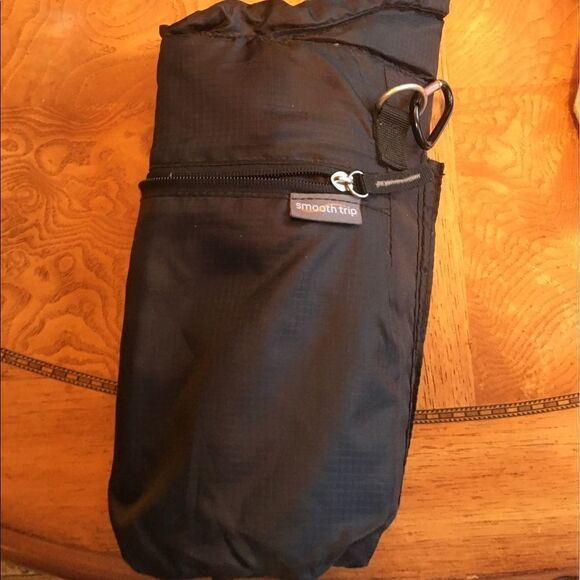 A COOZI w Carabiner for your Water Bottle - Picture 2 of 4